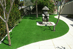 good artificial lawn